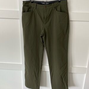 Men’s Mountain Hardwear Pants. 36x32 like new.